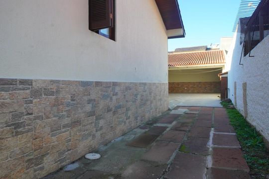 Garagem de casa para alugar com 3 quartos, 213m² em Sarandi, Porto Alegre