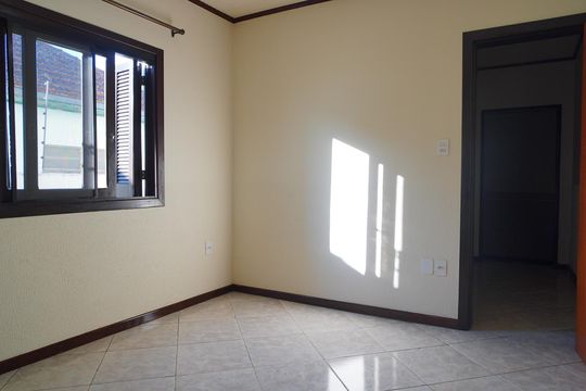 Quarto 2 de casa para alugar com 3 quartos, 213m² em Sarandi, Porto Alegre
