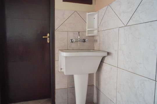 Área de Serviço de casa para alugar com 3 quartos, 213m² em Sarandi, Porto Alegre