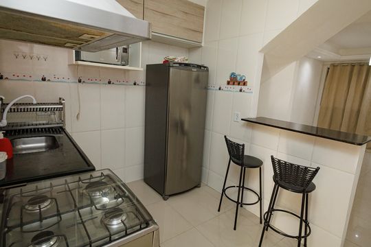 Cozinha de casa de condomínio para alugar com 2 quartos, 60m² em Campo Grande, Rio de Janeiro