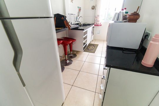 Cozinha de apartamento para alugar com 2 quartos, 60m² em Jardim Fanganiello, Ferraz de Vasconcelos