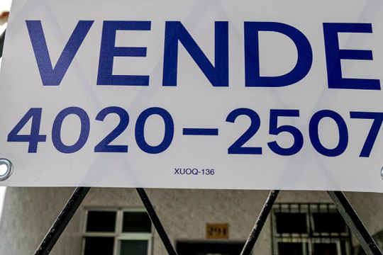 Placa de apartamento à venda com 1 quarto, 50m² em Brás de Pina, Rio de Janeiro