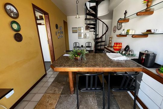 Sala de apartamento para alugar com 3 quartos, 185m² em Ogiva, Cabo Frio