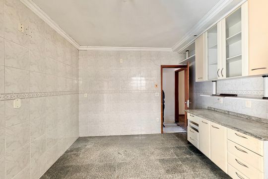 Cozinha de casa à venda com 2 quartos, 130m² em Vila Mangalot, São Paulo