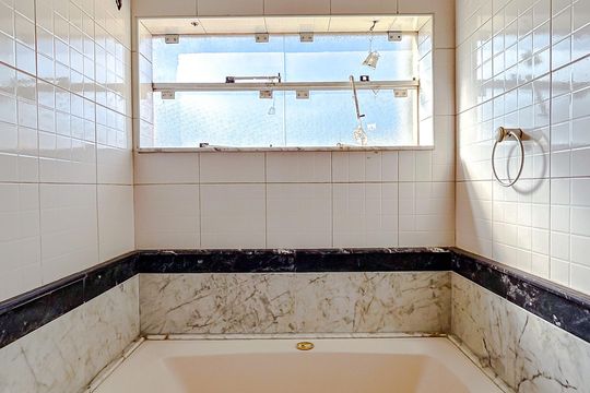 Banheiro de casa à venda com 5 quartos, 670m² em Vila Carrão, São Paulo