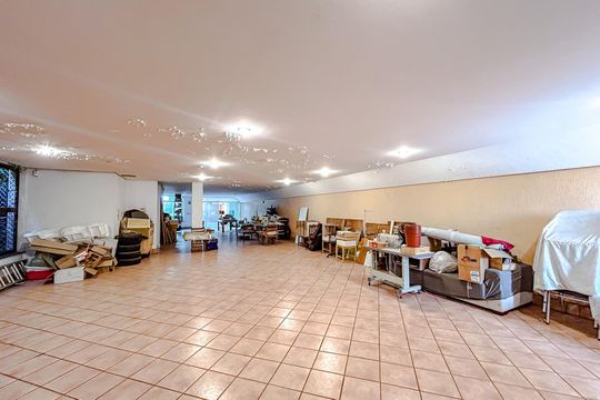 Garagem de casa à venda com 5 quartos, 670m² em Vila Carrão, São Paulo