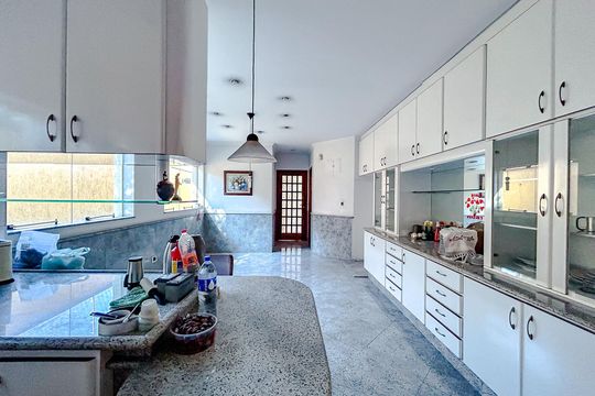Cozinha de casa à venda com 5 quartos, 670m² em Vila Carrão, São Paulo