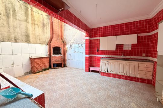 Quintal com churrasqueira de casa à venda com 3 quartos, 200m² em Parque Cidade Jardim II, Jundiaí