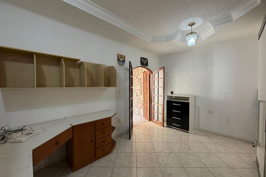 Quarto 2 de casa à venda com 3 quartos, 200m² em Parque Cidade Jardim II, Jundiaí