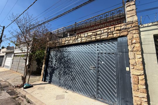 Fachada de casa à venda com 3 quartos, 200m² em Parque Cidade Jardim II, Jundiaí