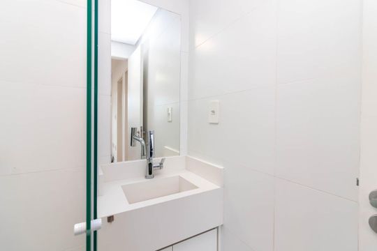 Banheiro de apartamento para alugar com 2 quartos, 40m² em Parada Inglesa, São Paulo