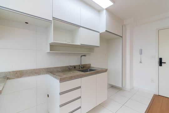 Cozinha de apartamento para alugar com 2 quartos, 40m² em Parada Inglesa, São Paulo