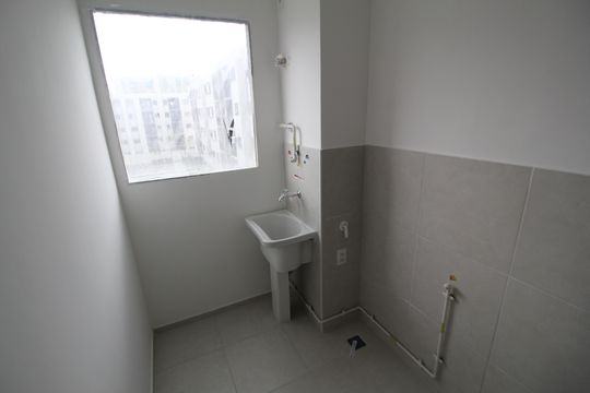 Área de Serviço de apartamento para alugar com 2 quartos, 45m² em Barra Olímpica, Rio de Janeiro