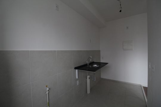 Cozinha de apartamento para alugar com 2 quartos, 45m² em Barra Olímpica, Rio de Janeiro