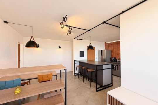 Cozinha com área de serviço de apartamento para alugar com 1 quarto, 75m² em Centro, Jundiaí