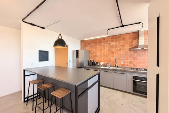 Cozinha com área de serviço de apartamento para alugar com 1 quarto, 75m² em Centro, Jundiaí