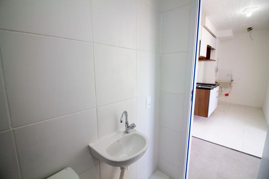 Banheiro de apartamento à venda com 2 quartos, 31m² em Jardim Caravelas, São Paulo