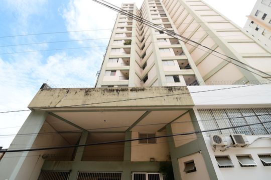 Fachada do Prédio de apartamento para alugar com 1 quarto, 57m² em Vila Itapura, Campinas