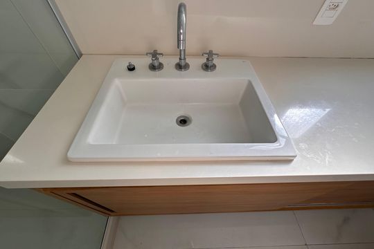 Suíte - Banheiro de casa de condomínio para alugar com 3 quartos, 350m² em Barra da Tijuca, Rio de Janeiro