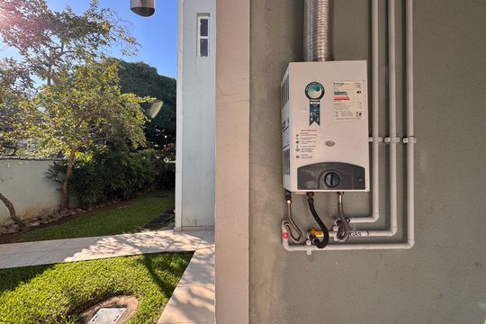 Área externa de casa de condomínio para alugar com 3 quartos, 350m² em Barra da Tijuca, Rio de Janeiro