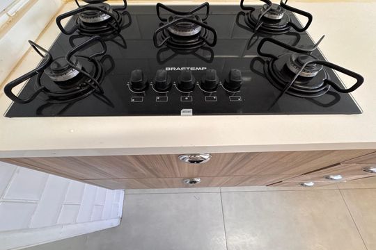 Cozinha de casa de condomínio para alugar com 3 quartos, 350m² em Barra da Tijuca, Rio de Janeiro