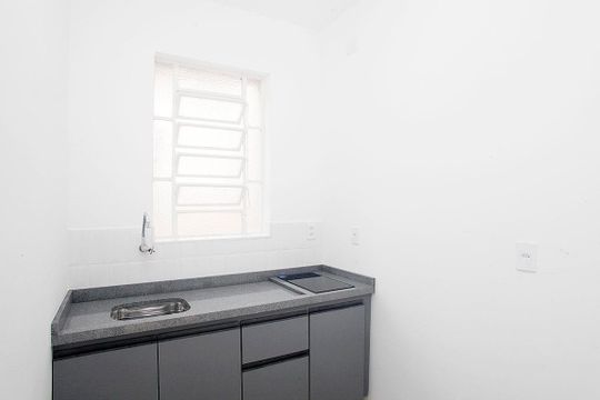 Cozinha de kitnet/studio para alugar com 1 quarto, 24m² em Cidade Baixa, Porto Alegre