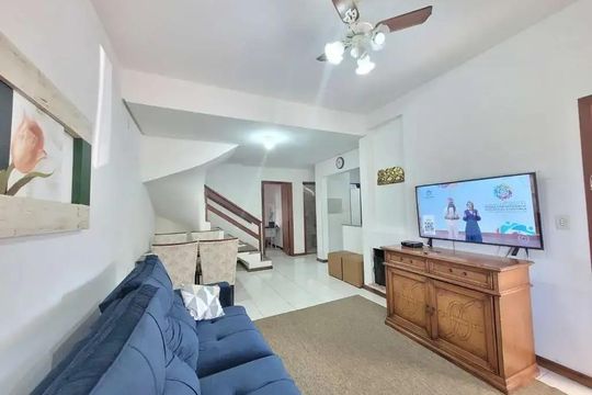 Sala de casa para alugar com 3 quartos, 116m² em Hípica, Porto Alegre