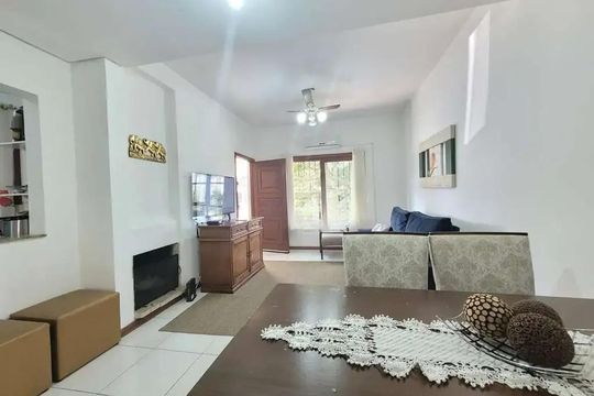 Sala de casa para alugar com 3 quartos, 116m² em Hípica, Porto Alegre