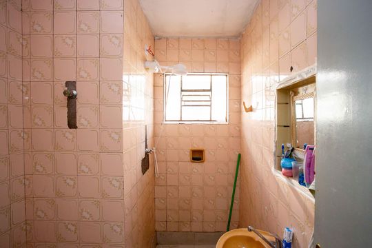 Banheiro de casa à venda com 2 quartos, 125m² em Taboão, São Bernardo do Campo