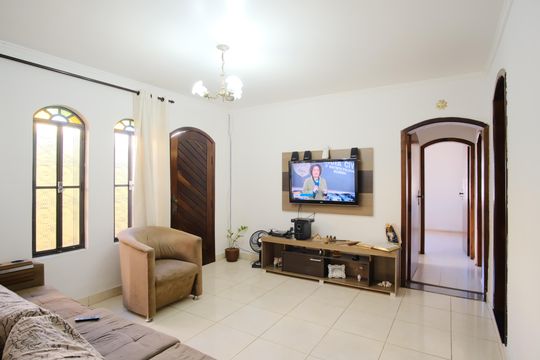 Sala de casa à venda com 3 quartos, 126m² em Vila Carrão, São Paulo