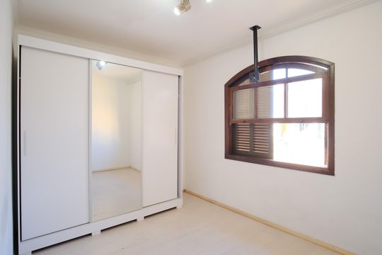 Quarto 2 de casa à venda com 3 quartos, 126m² em Vila Carrão, São Paulo