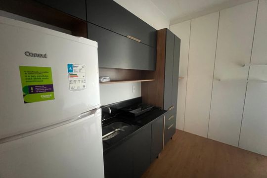 Sala/cozinha de kitnet/studio para alugar com 1 quarto, 29m² em Cascatinha, Juiz de Fora