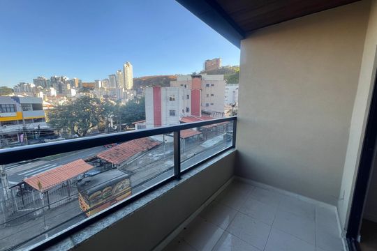 Varanda de kitnet/studio para alugar com 1 quarto, 29m² em Cascatinha, Juiz de Fora