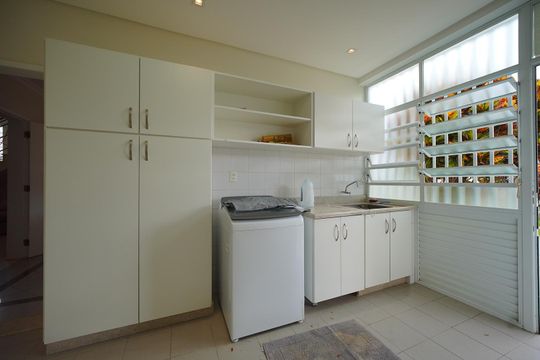 Área de Serviço de casa para alugar com 5 quartos, 350m² em Jardim Atlântico, Florianópolis