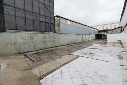 Garagem de casa para alugar com 2 quartos, 80m² em Jardim Belaura, Osasco