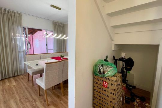Sala de casa à venda com 3 quartos, 150m² em Residencial Cosmos, Campinas