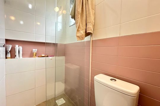 Banheiro de apartamento para alugar com 1 quarto, 37m² em Campeche Leste, Florianópolis