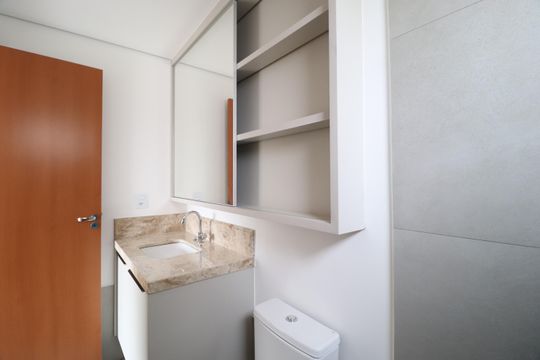 Banheiro do Quarto 3 de apartamento para alugar com 3 quartos, 95m² em Cazeca, Uberlândia