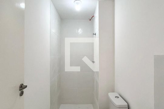Banheiro de apartamento para alugar com 2 quartos, 29m² em Vila Dom Pedro I, São Paulo