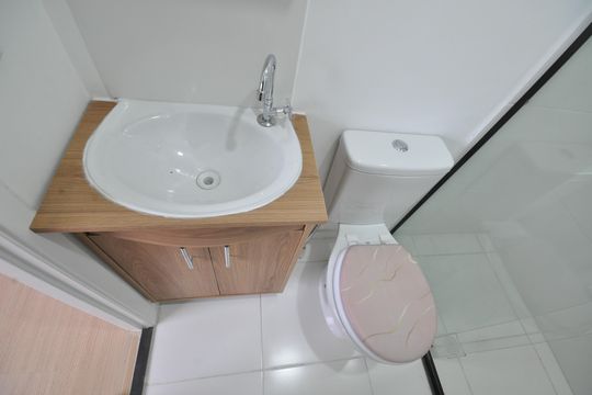 Banheiro de apartamento à venda com 1 quarto, 17m² em Vila Nilo, São Paulo