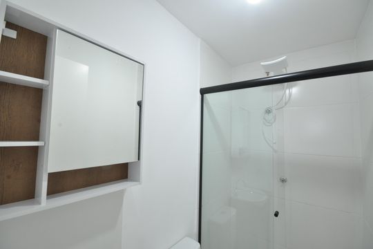 Banheiro de apartamento à venda com 1 quarto, 17m² em Vila Nilo, São Paulo