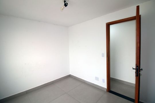 Quarto 2 de apartamento para alugar com 2 quartos, 65m² em Ramos, Rio de Janeiro