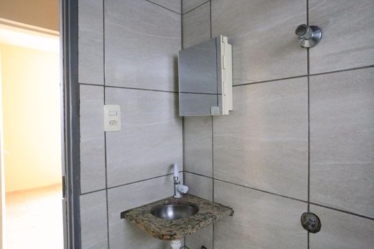 Banheiro de apartamento à venda com 2 quartos, 72m² em Sagrada Família, Belo Horizonte