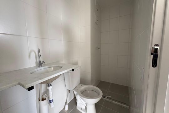 Banheiro de apartamento para alugar com 2 quartos, 62m² em Parque Amazonia, Goiânia