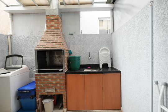 Casa de Condomínio à venda com 2 quartos, 48m² em Vila Valparaíso, Santo André