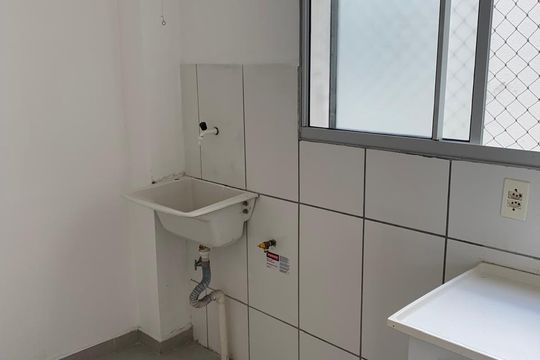 Área de serviço de apartamento para alugar com 1 quarto, 58m² em Jardim Gurilândia, Taubaté