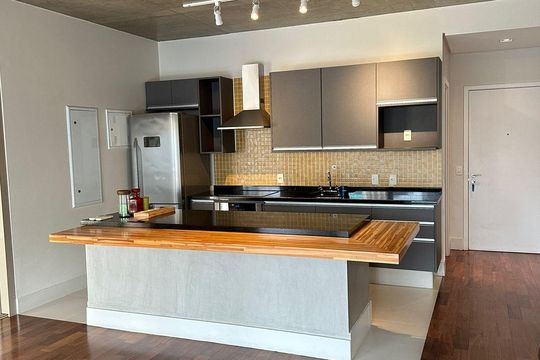 Cozinha de apartamento à venda com 1 quarto, 92m² em Itaim Bibi, São Paulo