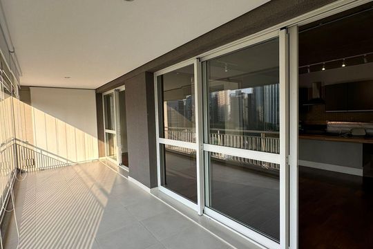 Varanda de apartamento à venda com 1 quarto, 92m² em Itaim Bibi, São Paulo