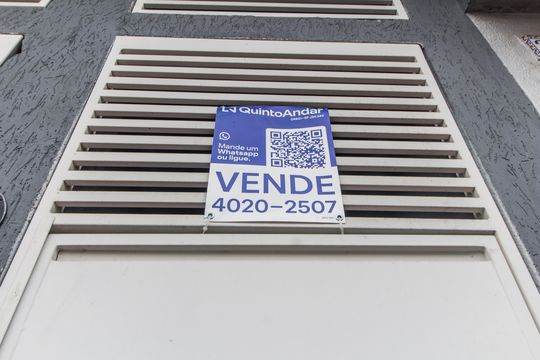 Vista da Rua de casa à venda com 4 quartos, 247m² em Parque Viana, Barueri