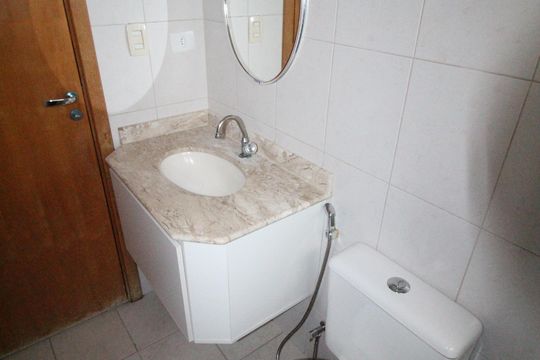 Banheiro da Suíte de apartamento para alugar com 2 quartos, 80m² em Jardim Aquarius, São José dos Campos